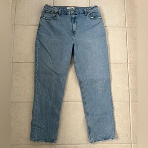 Abercrombie Curve Love 90s Straight High Rise Jeans